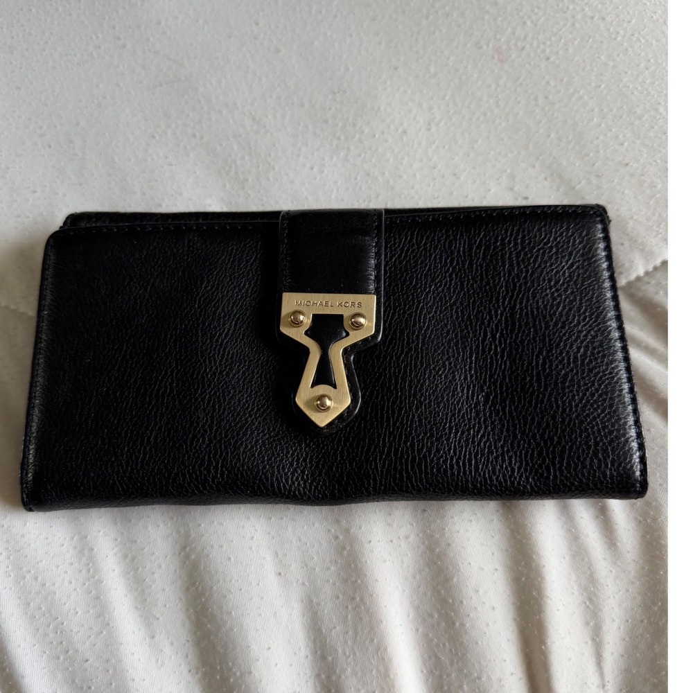 Michael Kors Black Pebbled Leather Continental Wallet Gold‎ Keyhole Hardware